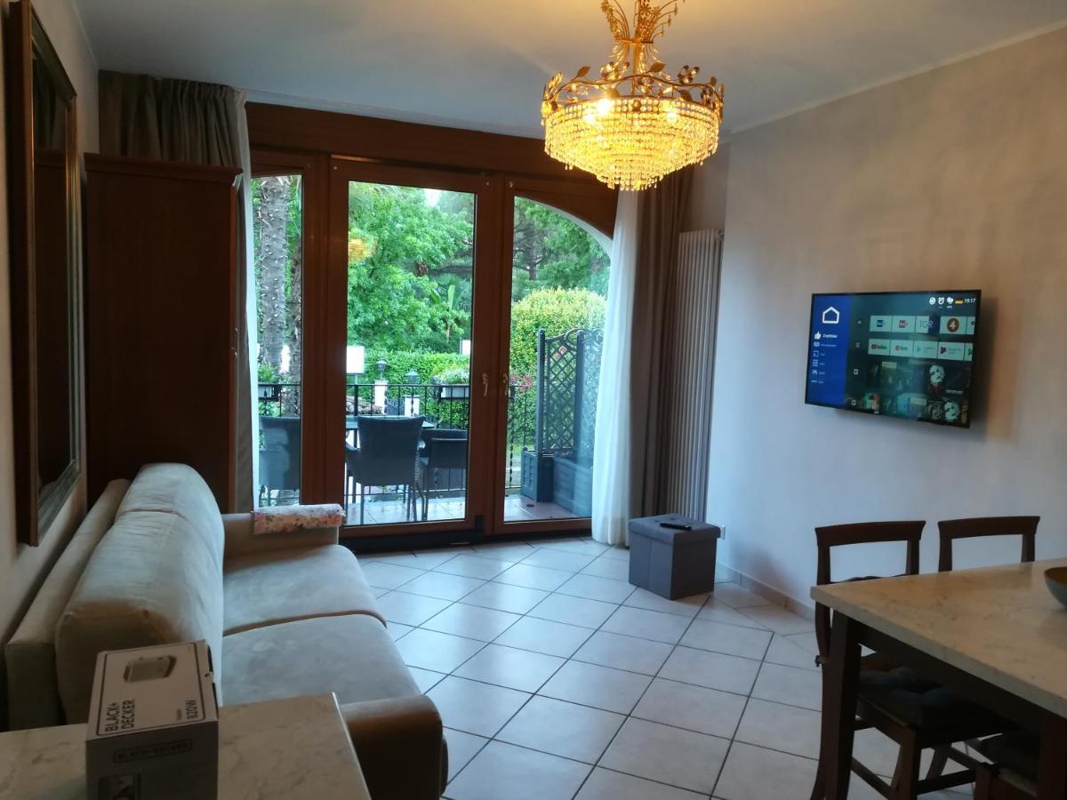 קנוביו Residence Villa Margherita מראה חיצוני תמונה