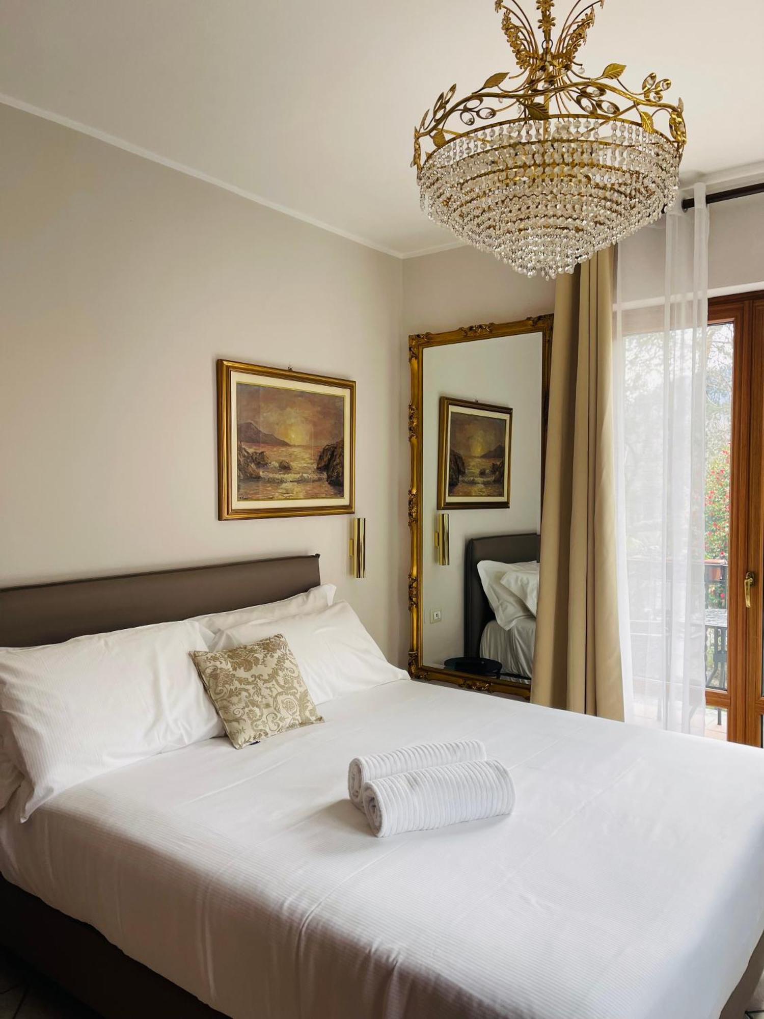 קנוביו Residence Villa Margherita מראה חיצוני תמונה