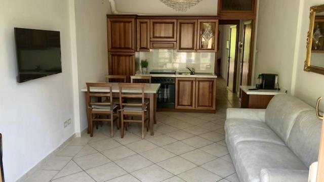 קנוביו Residence Villa Margherita מראה חיצוני תמונה