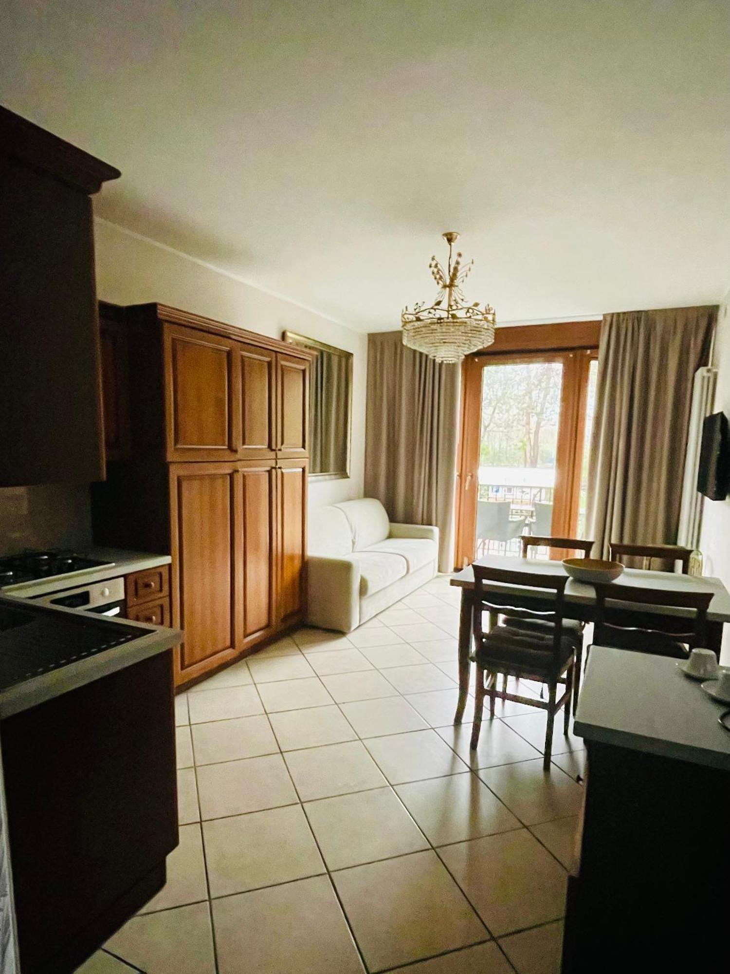 קנוביו Residence Villa Margherita מראה חיצוני תמונה