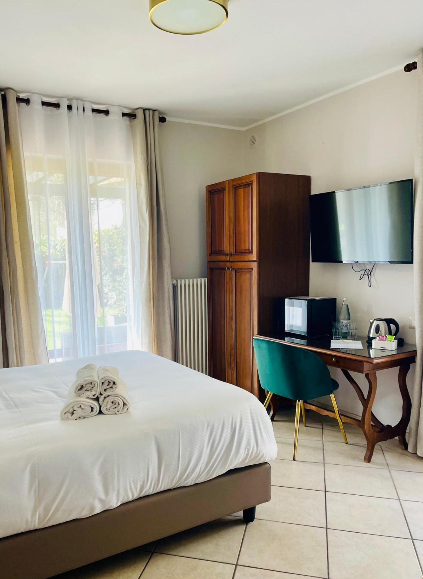 קנוביו Residence Villa Margherita מראה חיצוני תמונה