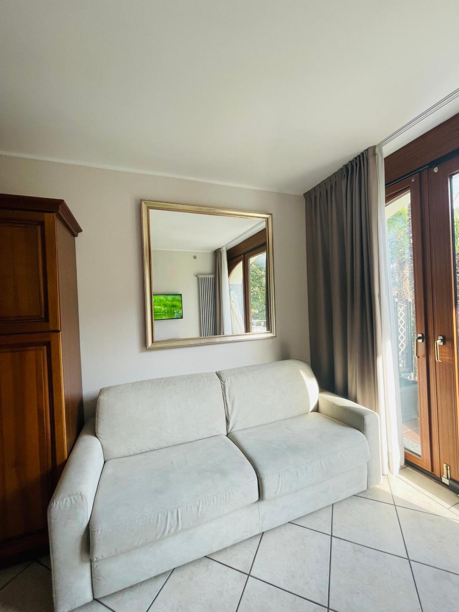 קנוביו Residence Villa Margherita מראה חיצוני תמונה
