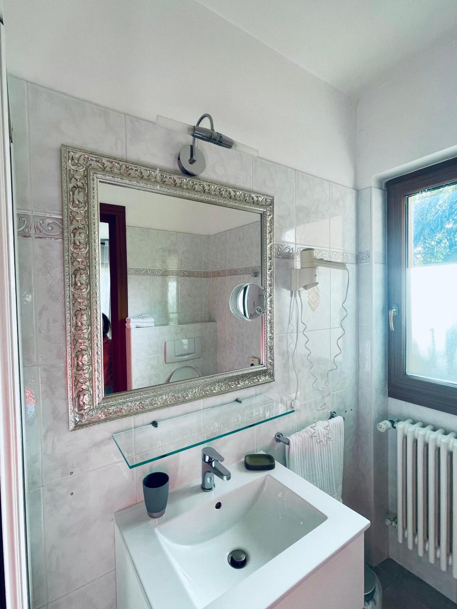 קנוביו Residence Villa Margherita מראה חיצוני תמונה