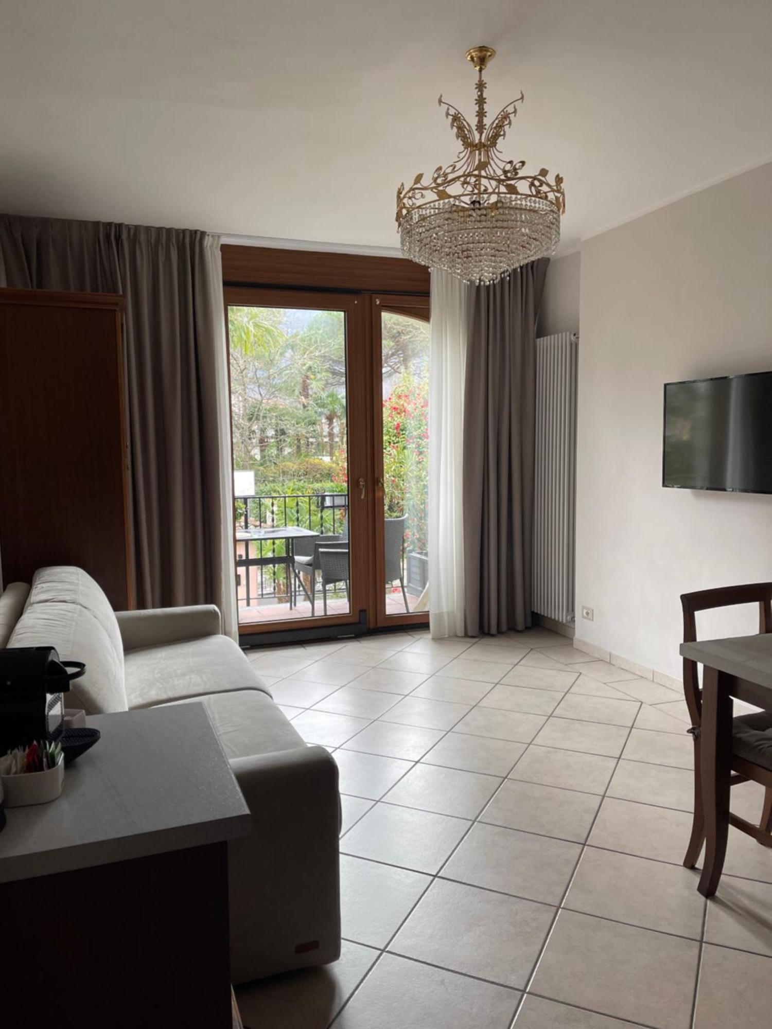 קנוביו Residence Villa Margherita מראה חיצוני תמונה
